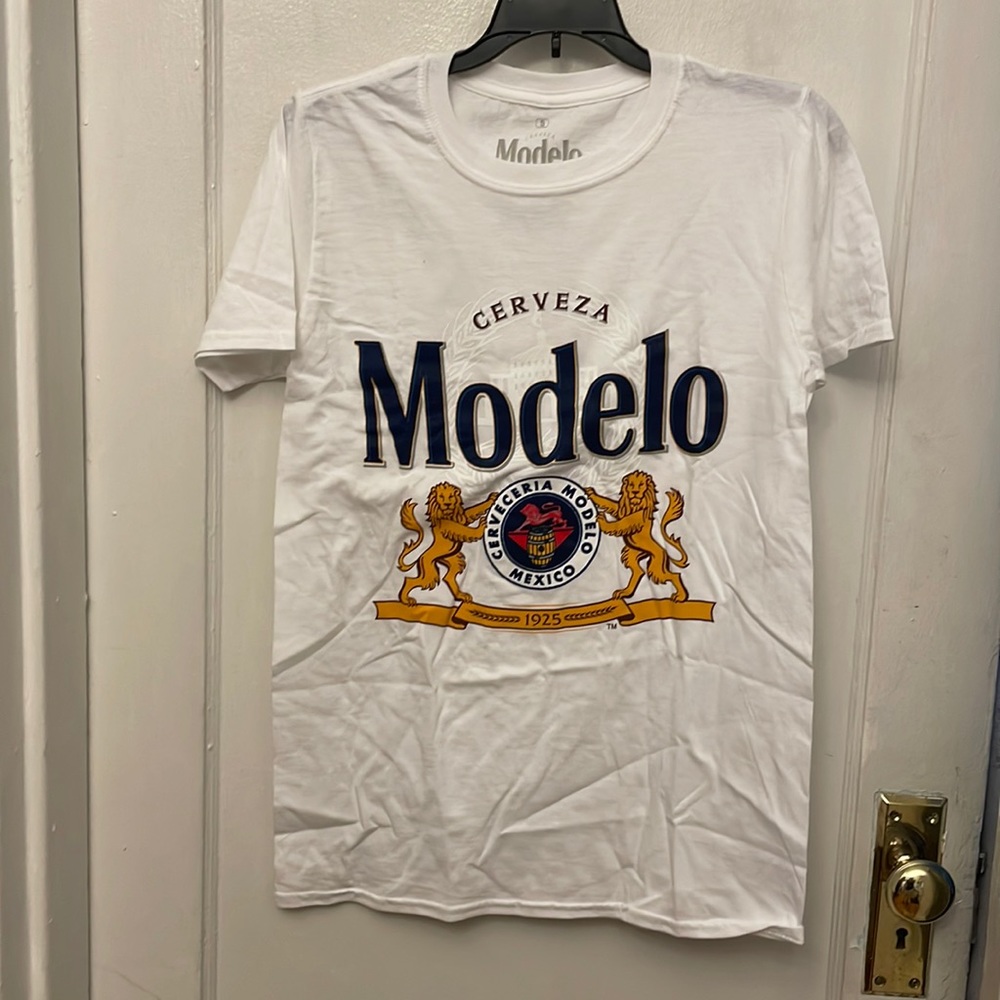 New Unisex Modelo logo graphic tee.